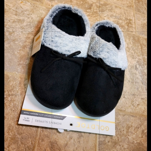 Black Gold Toe Slippers - Picture 2 of 3